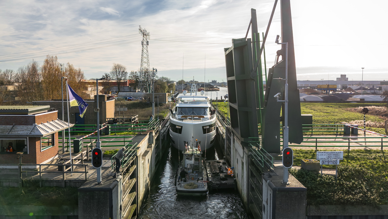 Van der Valk's 35-Metre Jangada Undergoing Sea Trials | Van der
