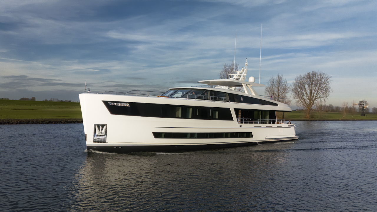 Van der Valk's 35-Metre Jangada Undergoing Sea Trials | Van der